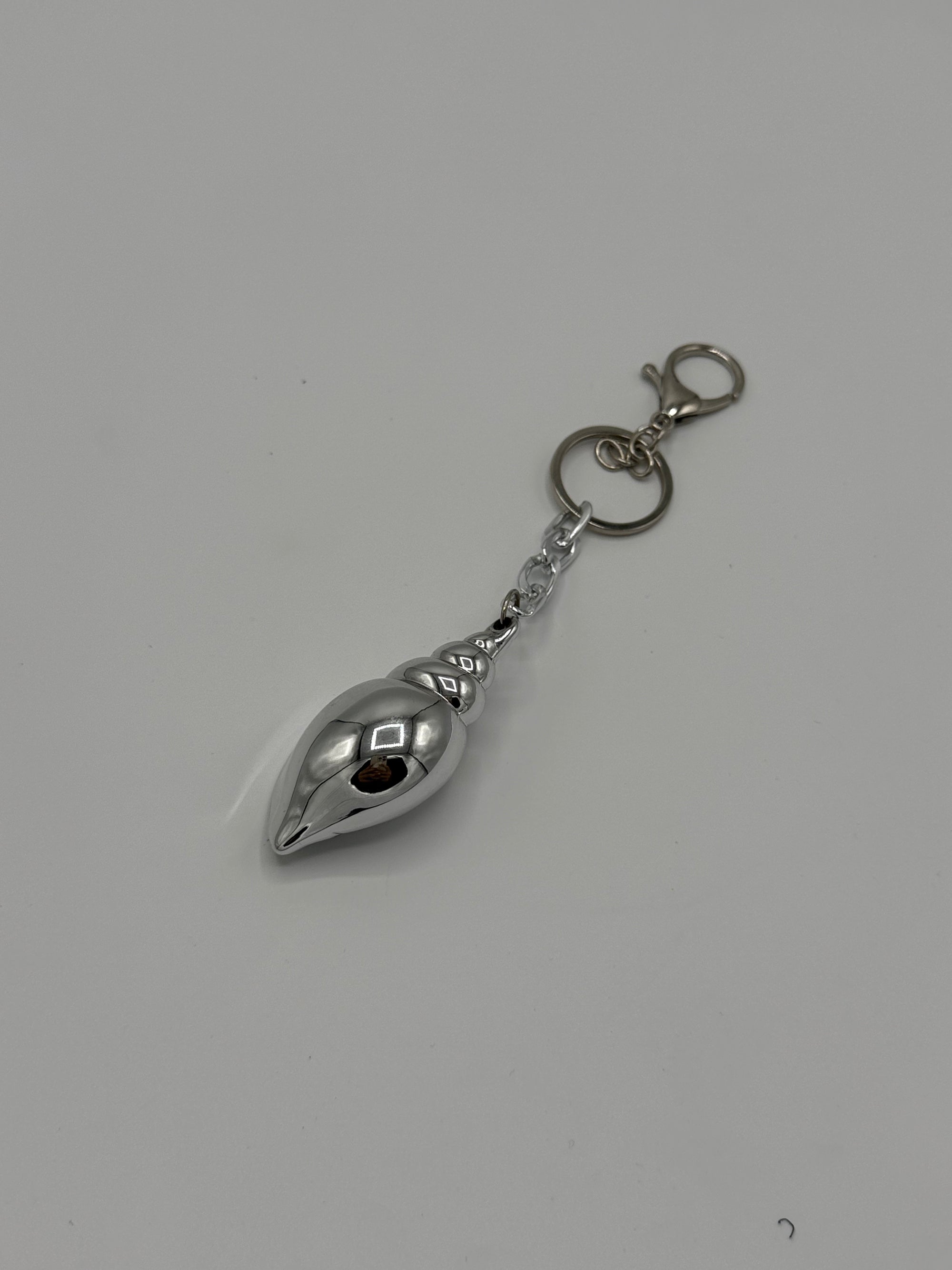Shell Luxe Bag Charm